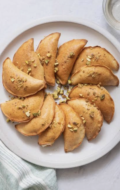 Qatayef with cheese قطايف